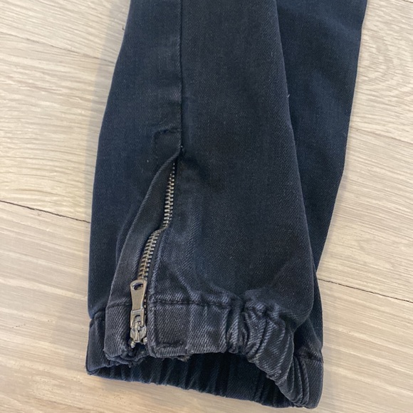 Paige Black Pants with cuffed ankles - Picture 6 of 6